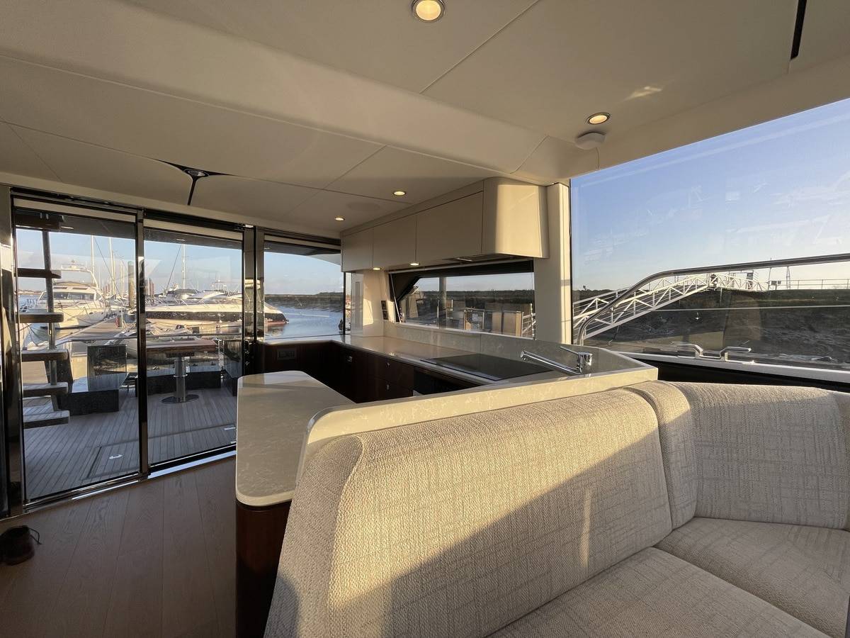Fairline 58