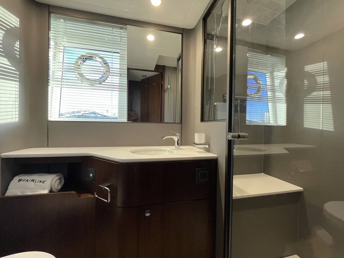 Fairline 58