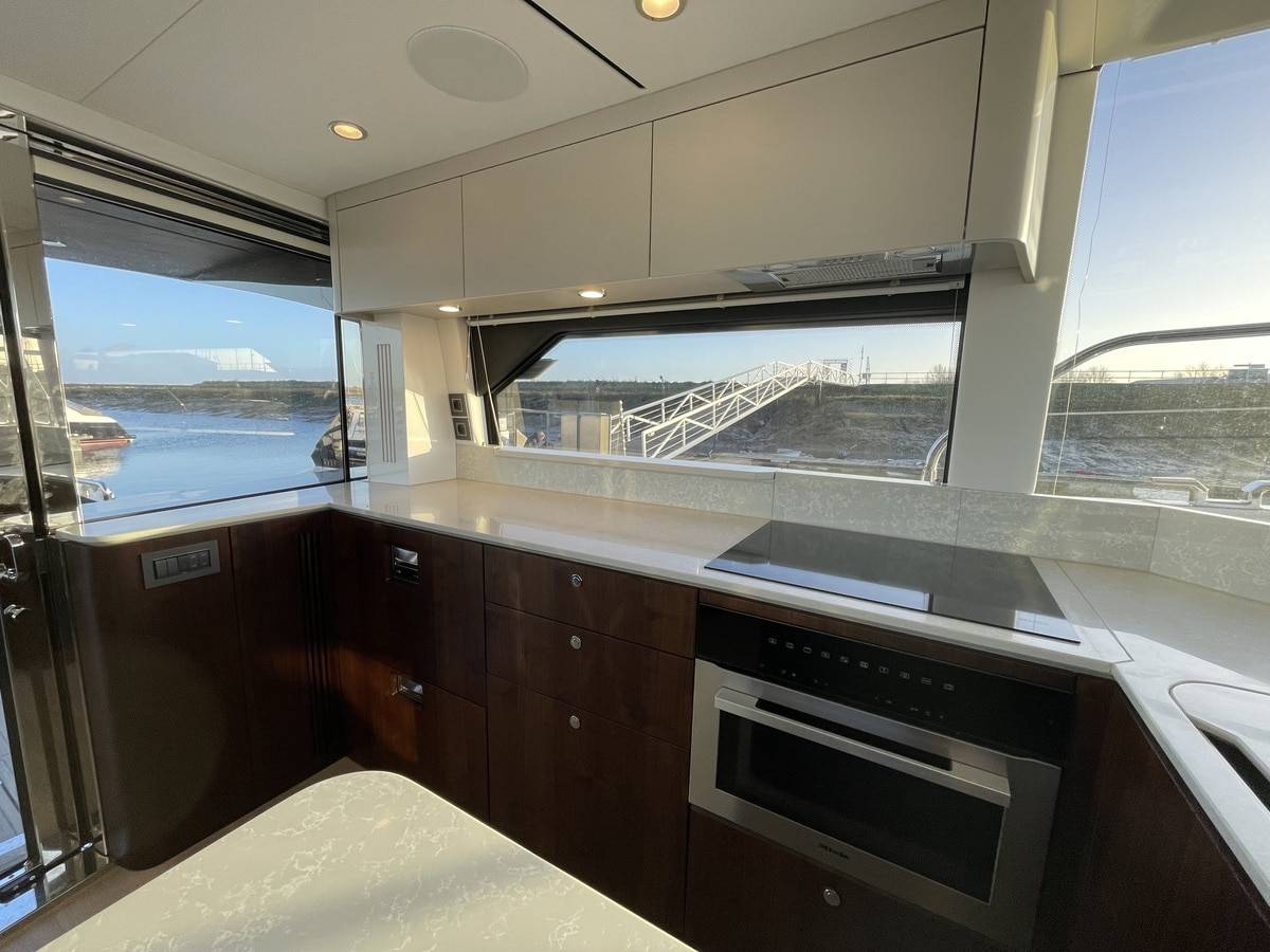 Fairline 58