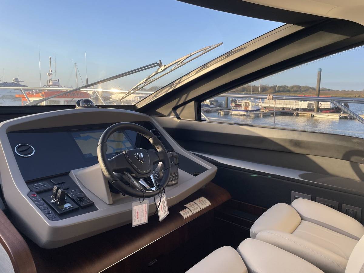 Fairline 58