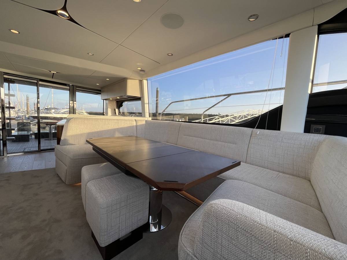 Fairline 58
