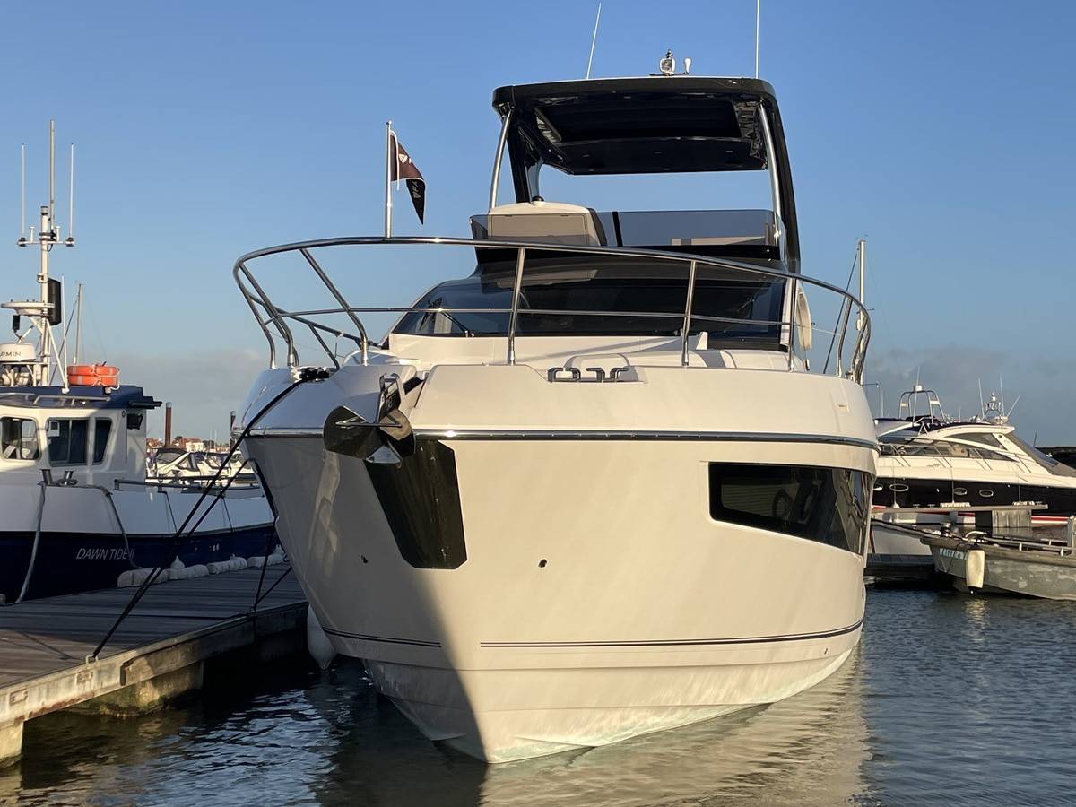 Fairline 58