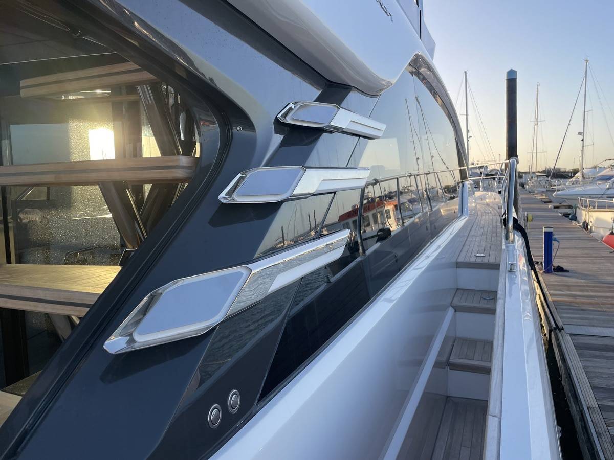 Fairline 58