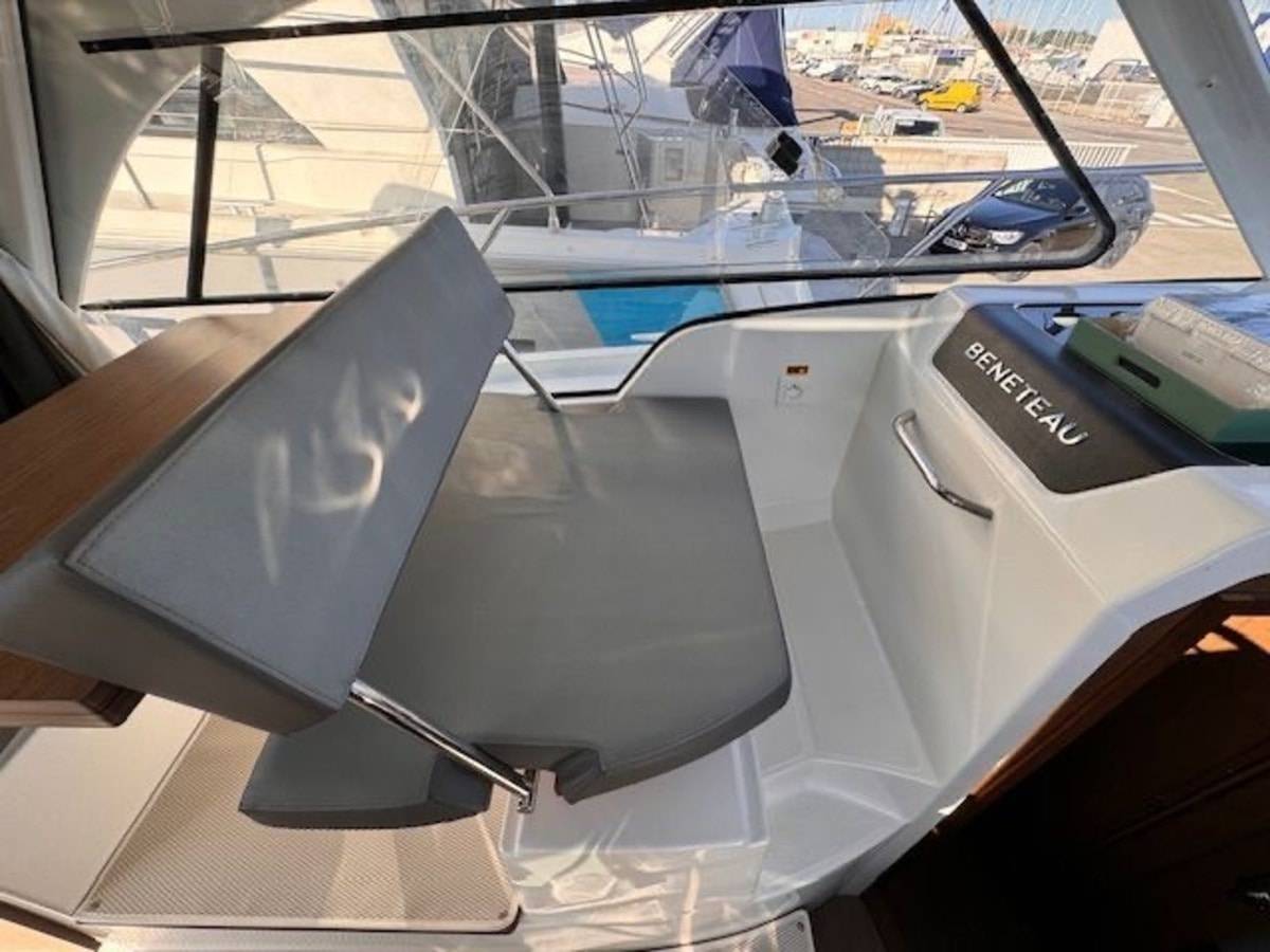 Beneteau 9 OB