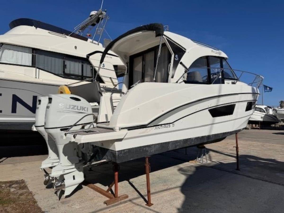 Beneteau 9 OB