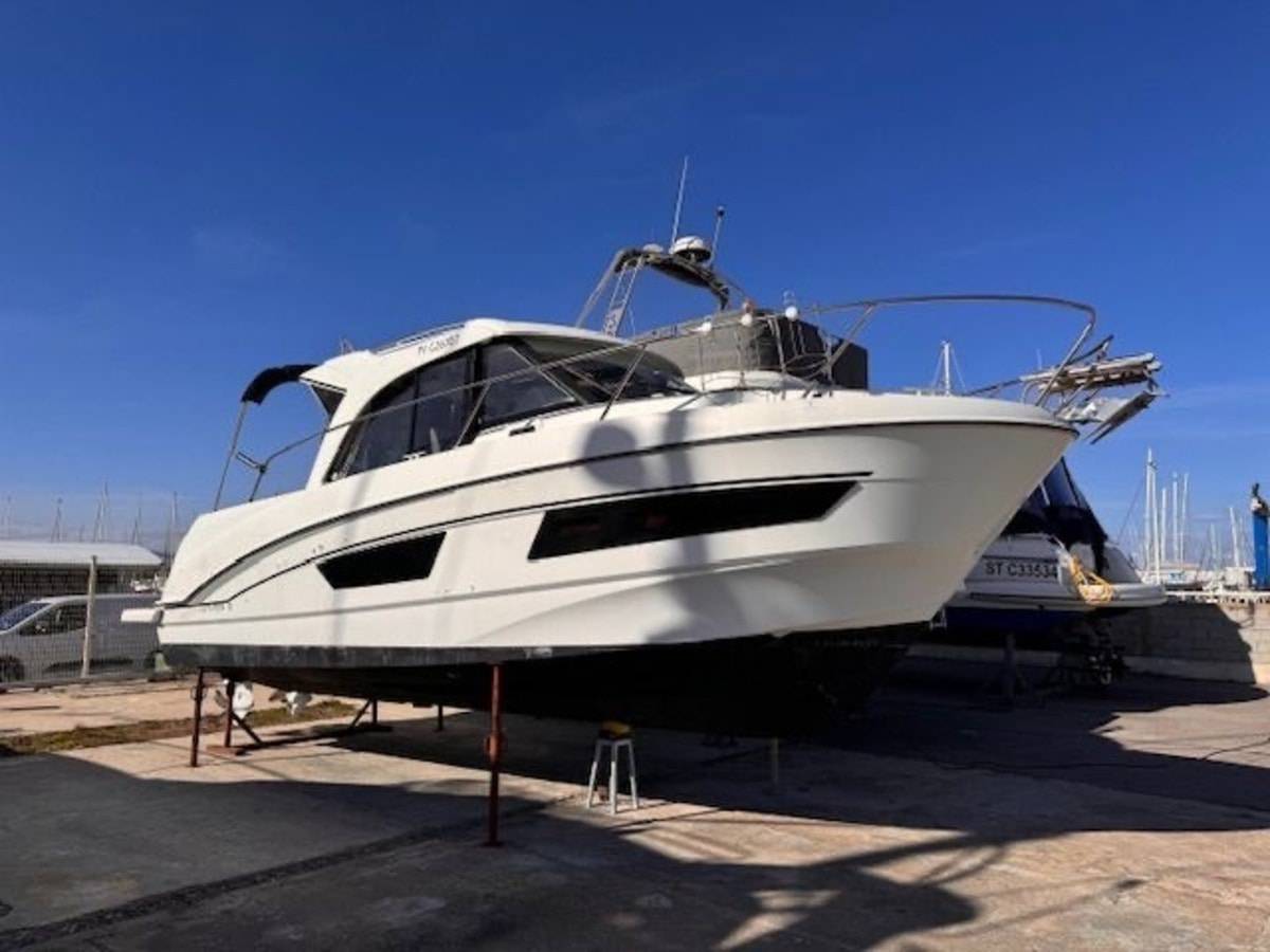 Beneteau 9 OB