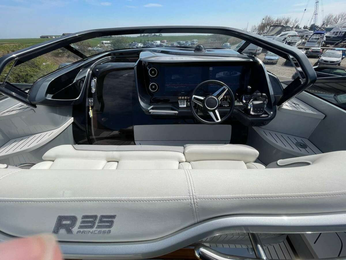 Princess 35