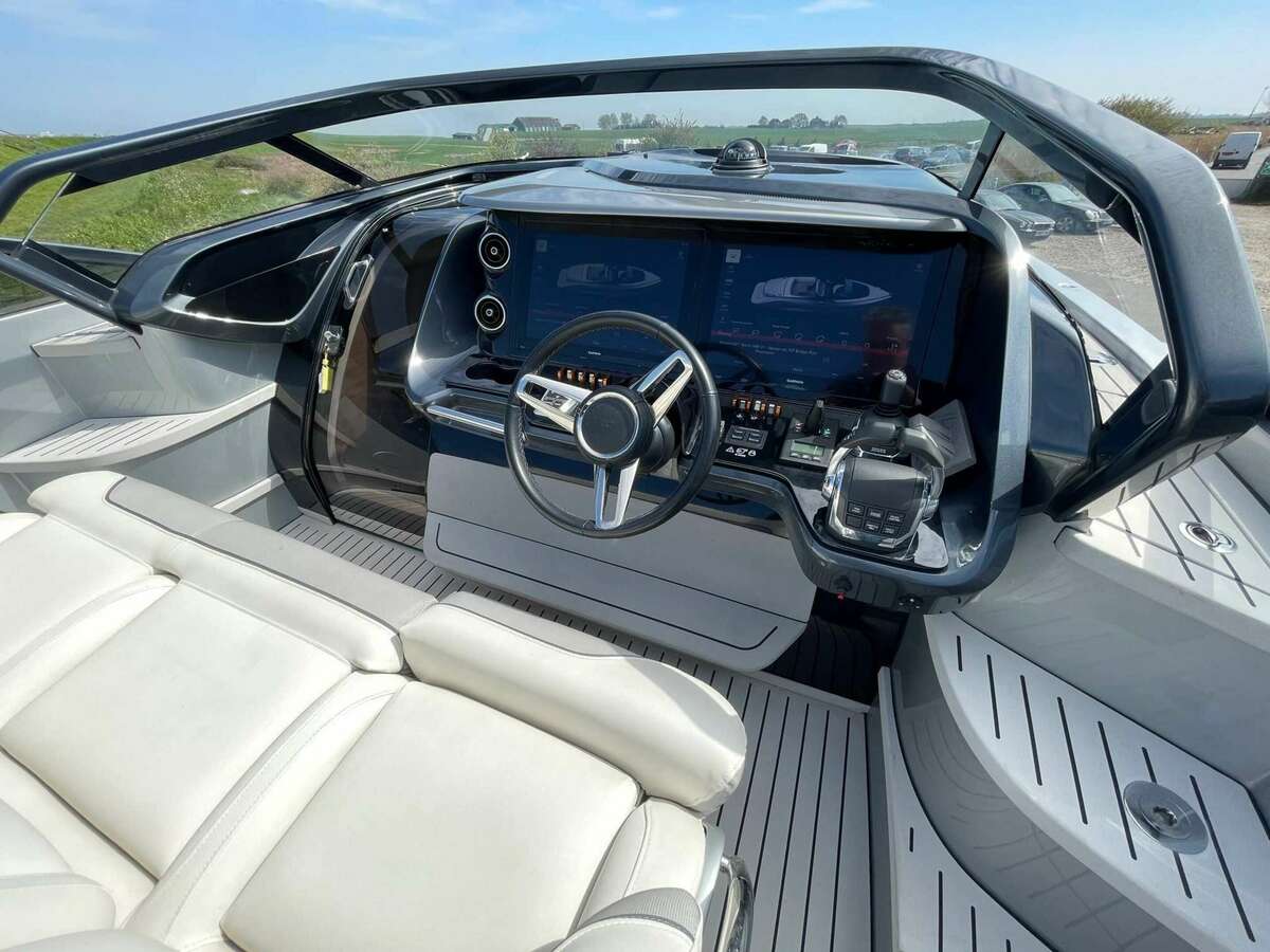 Princess 35