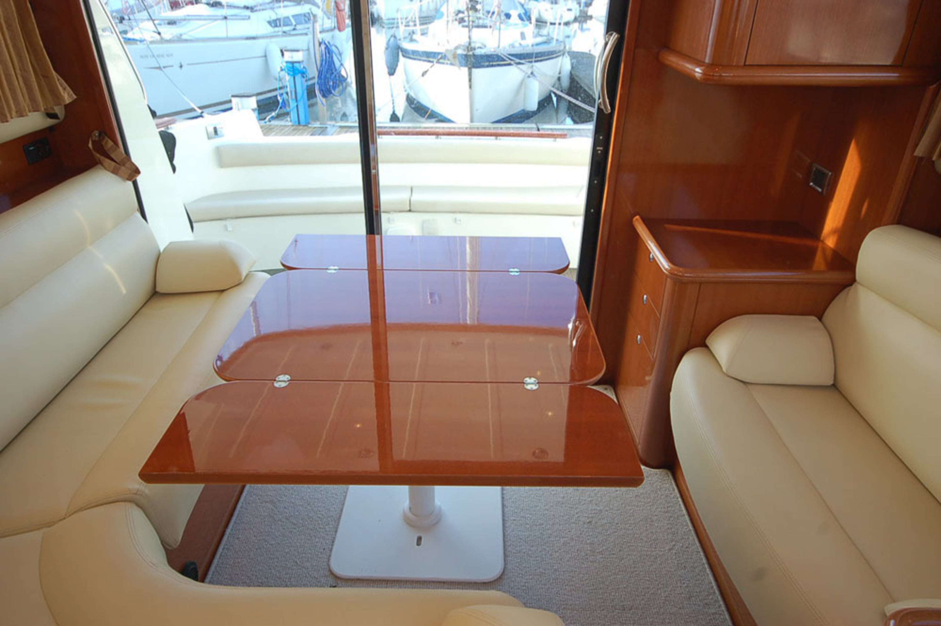 Sold 2008 Jeanneau Prestige 36 Boats.co.uk