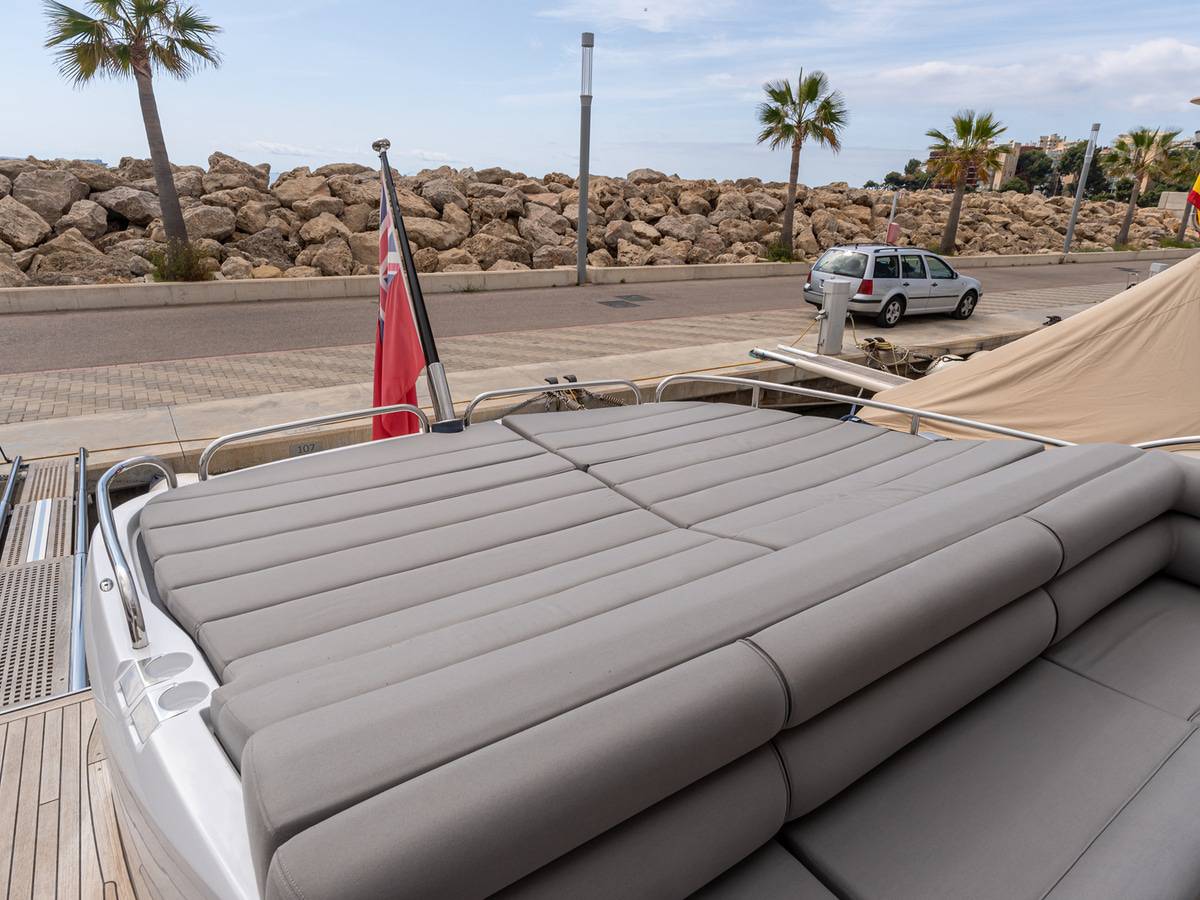 Sunseeker Predator 60