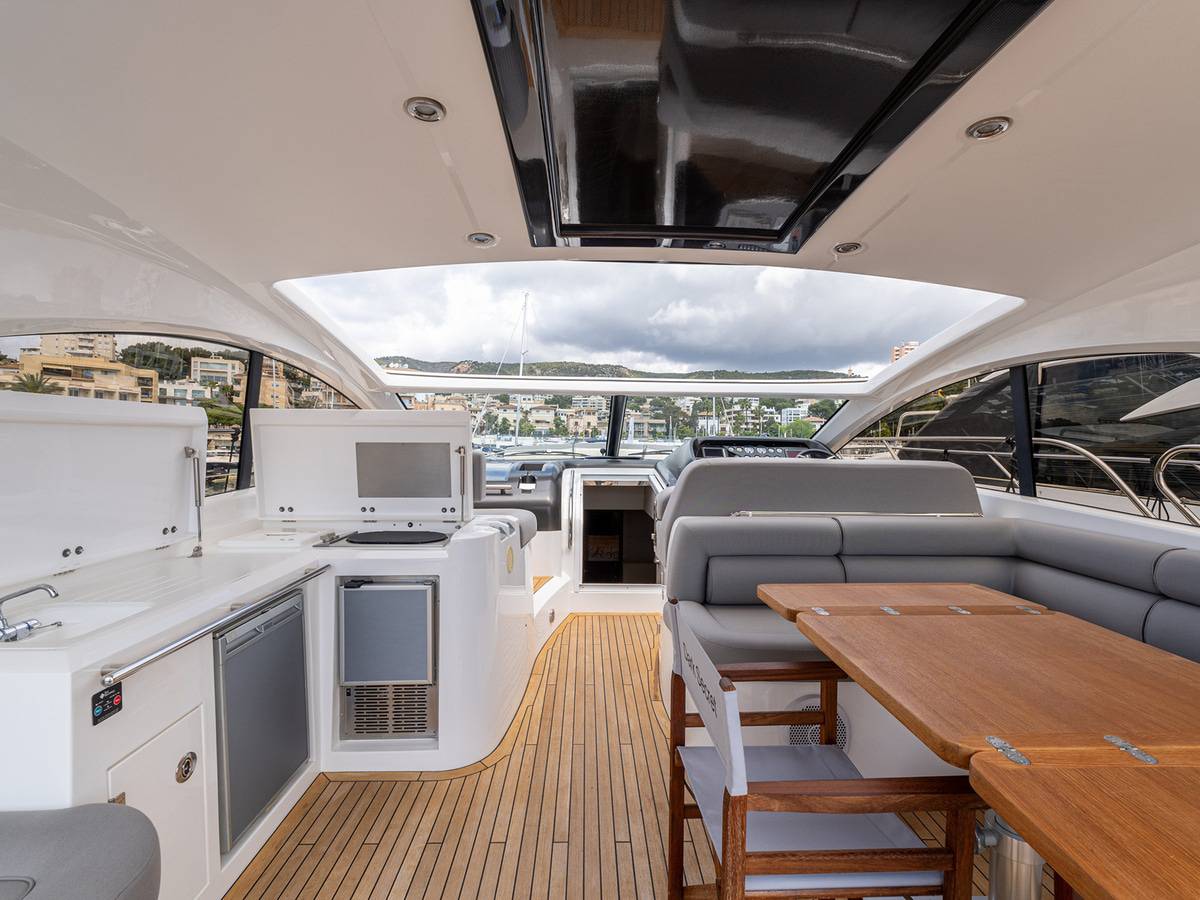 Sunseeker Predator 60