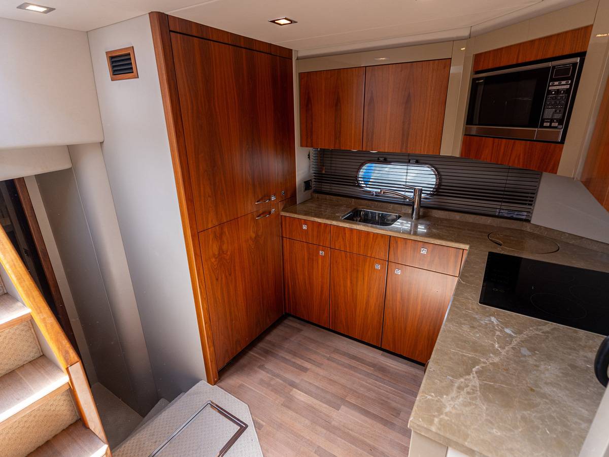 Sunseeker Predator 60