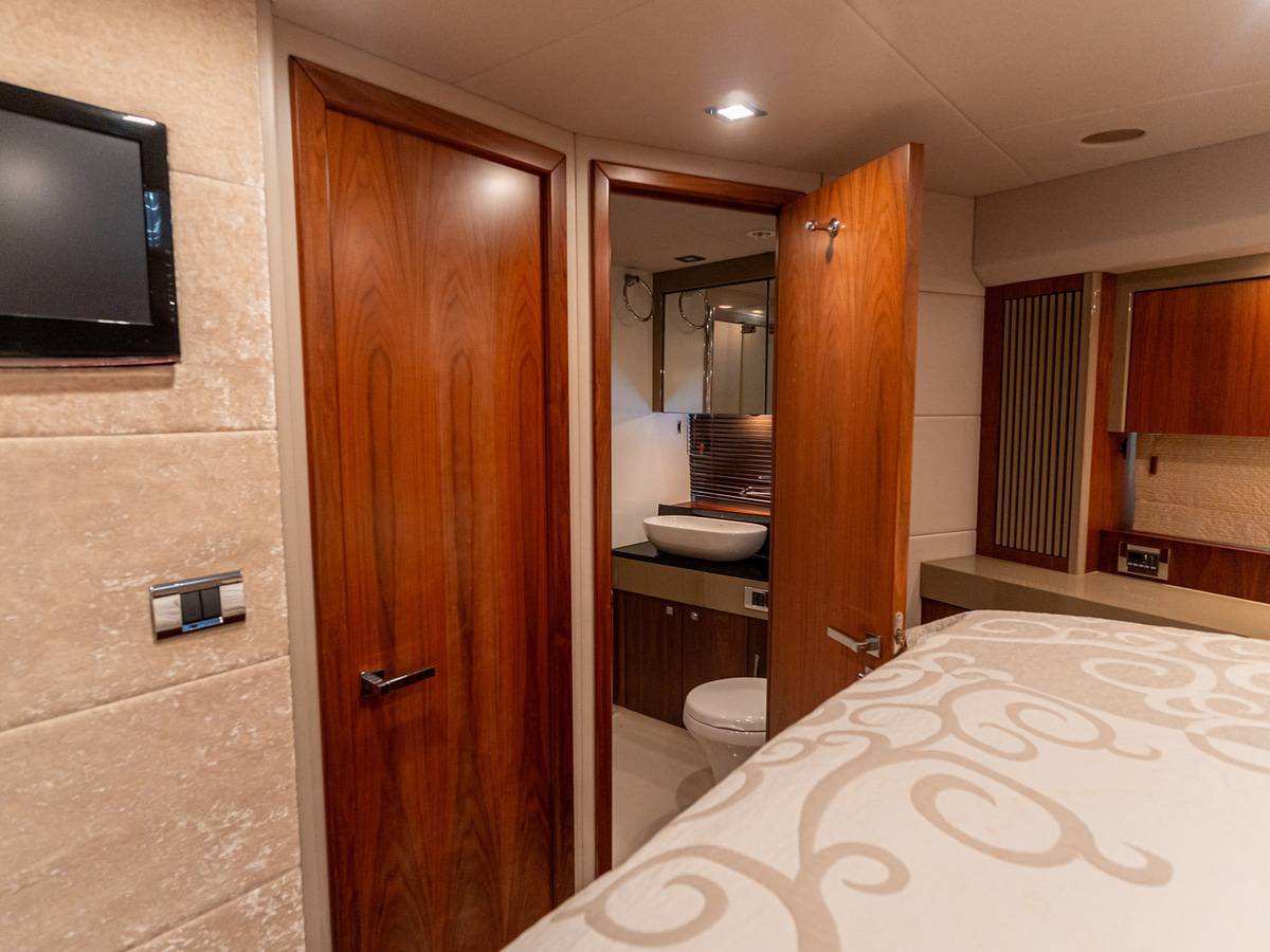 Sunseeker Predator 60