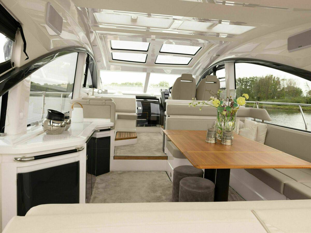 Fairline 53