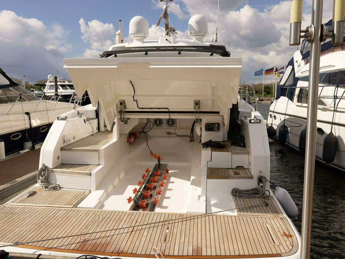 Fairline 53