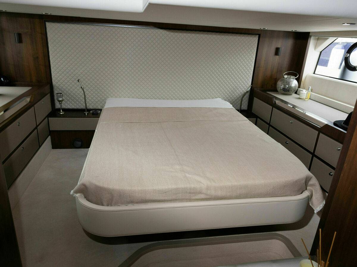 Fairline 53