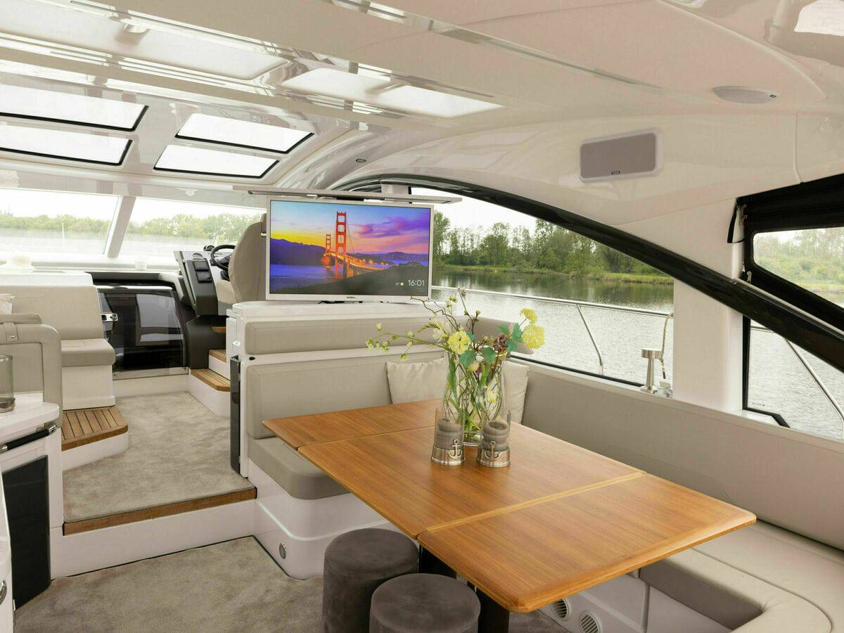 Fairline 53