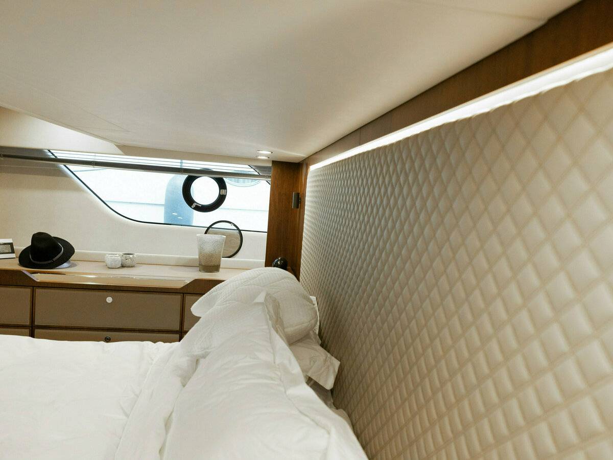 Fairline 53