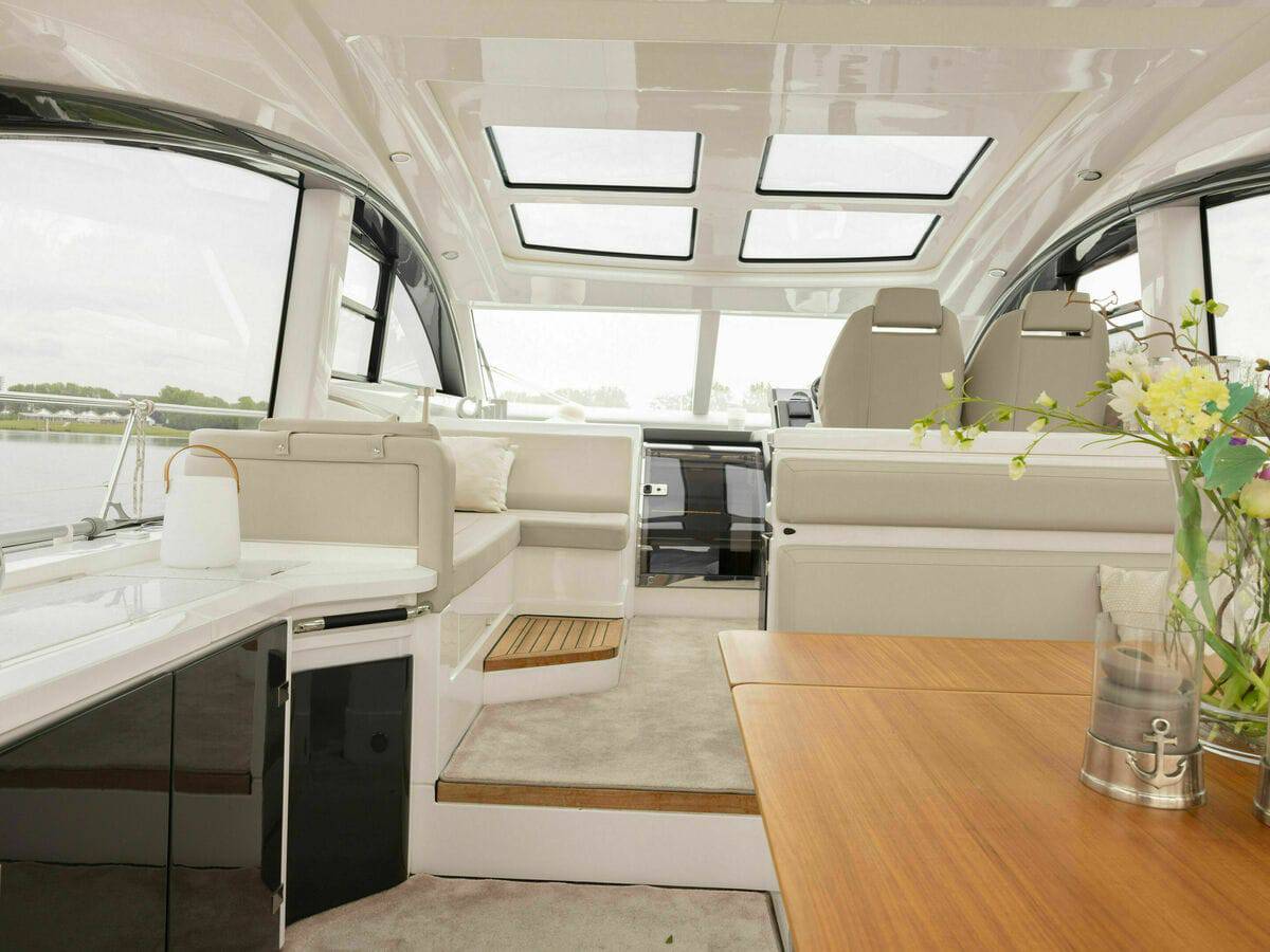 Fairline 53
