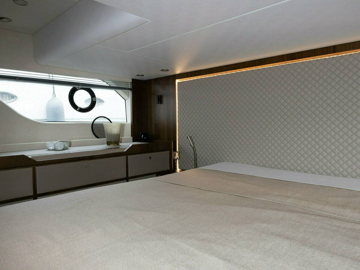 Fairline 53