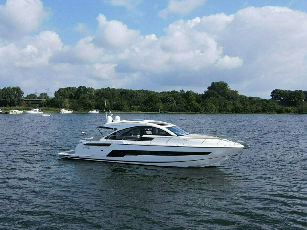 Fairline 53
