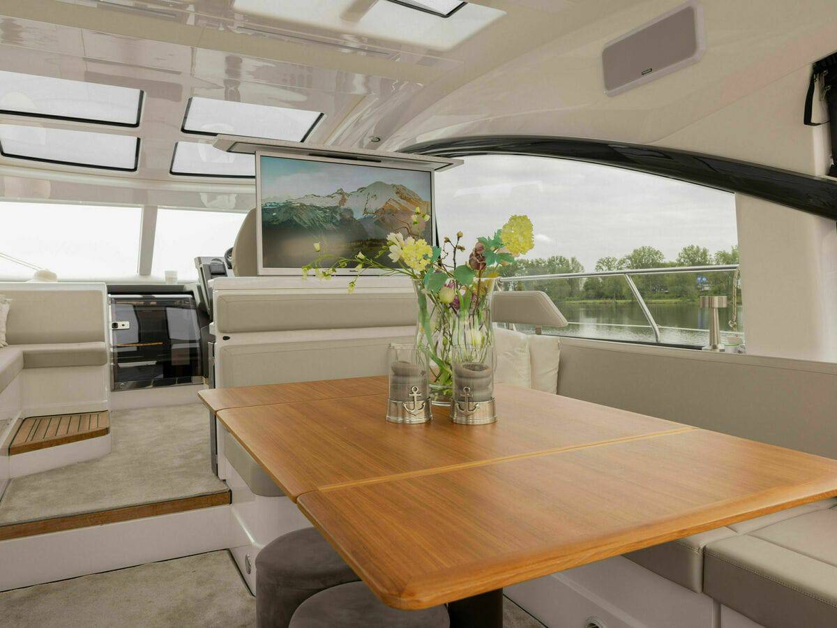 Fairline 53