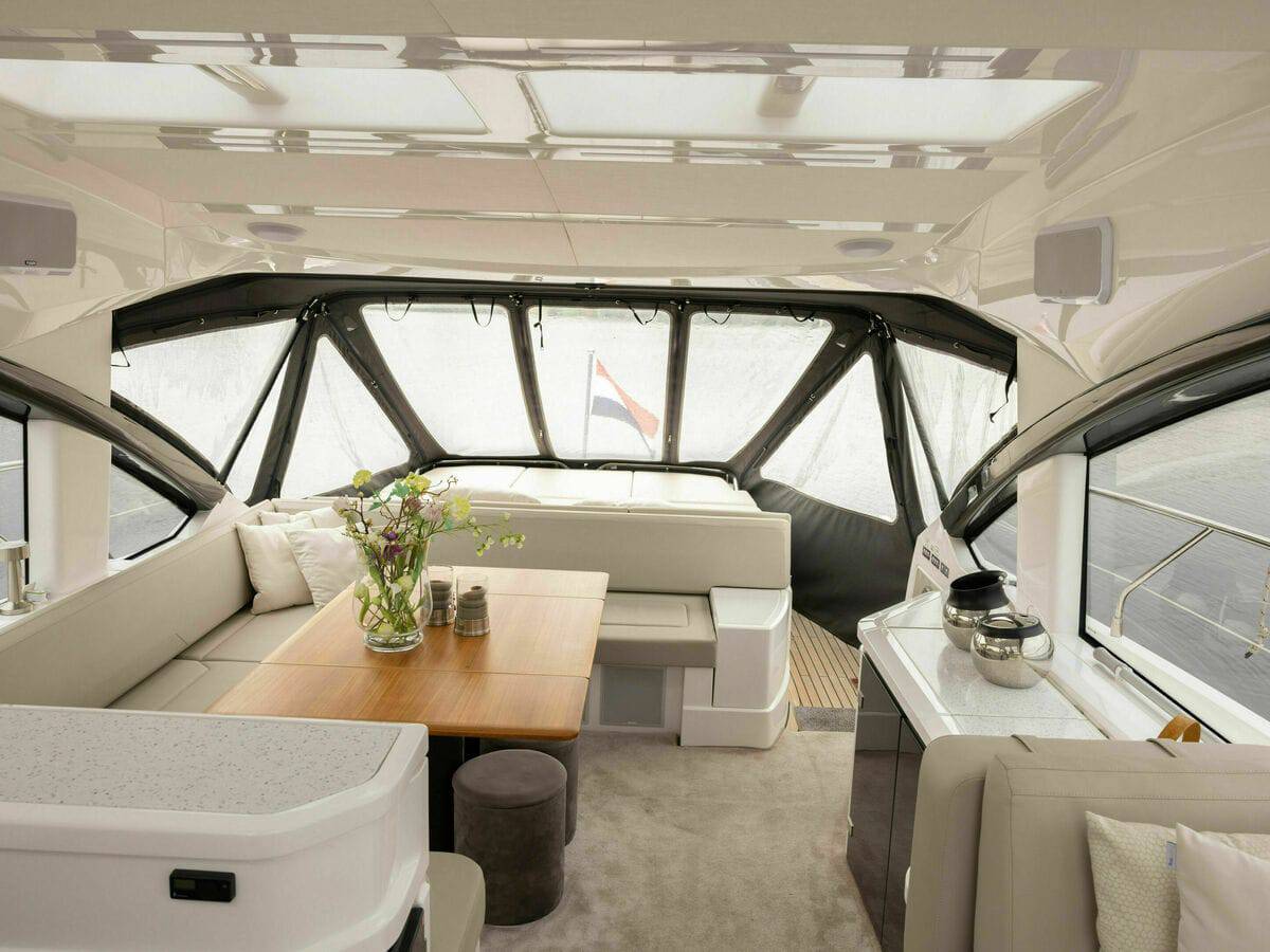 Fairline 53
