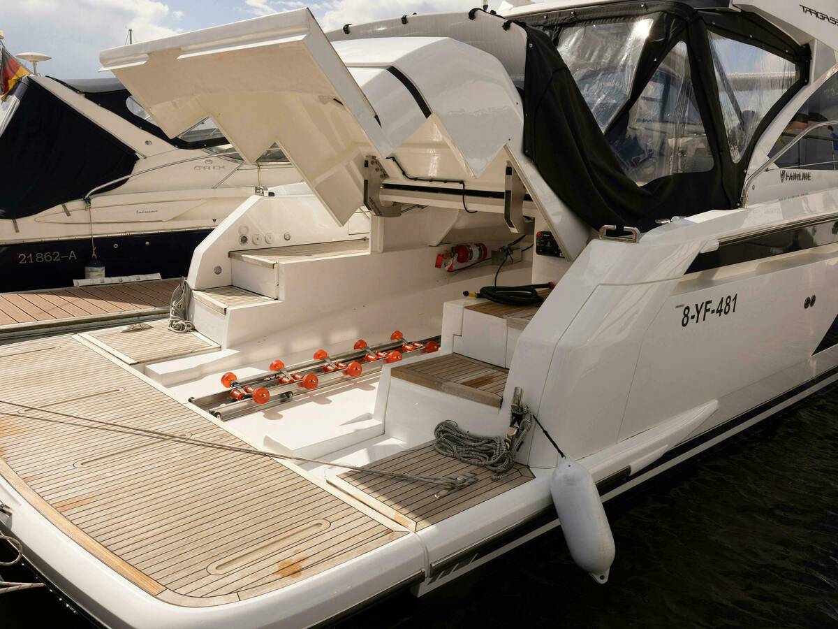 Fairline 53