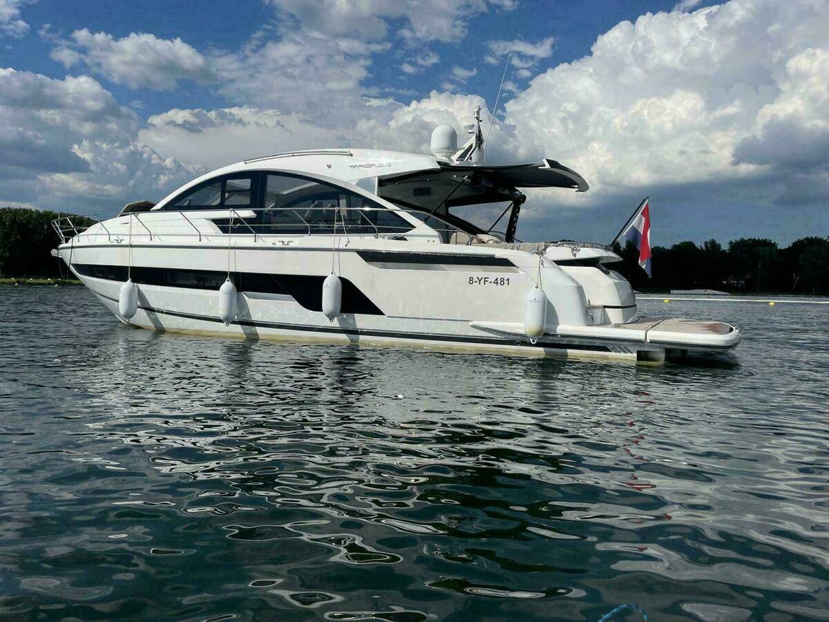 Fairline 53