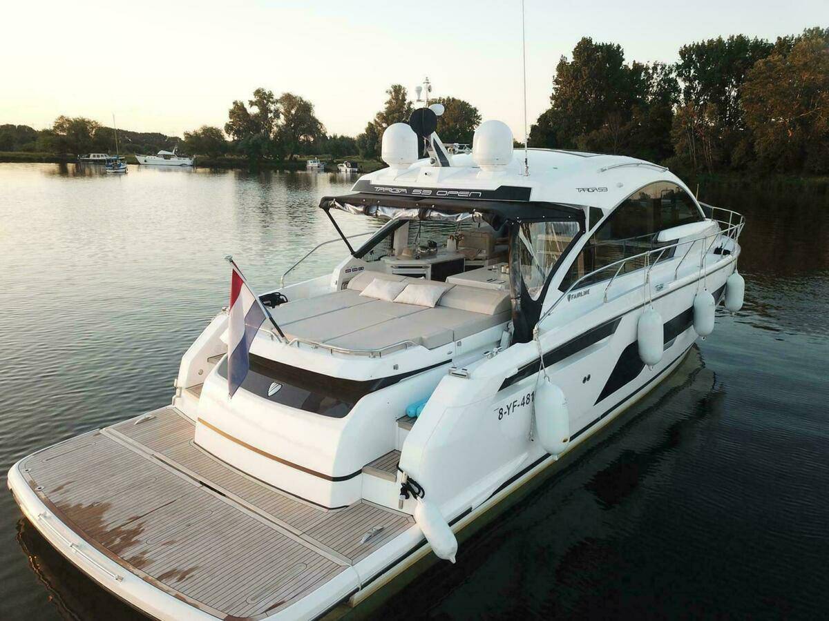Fairline 53