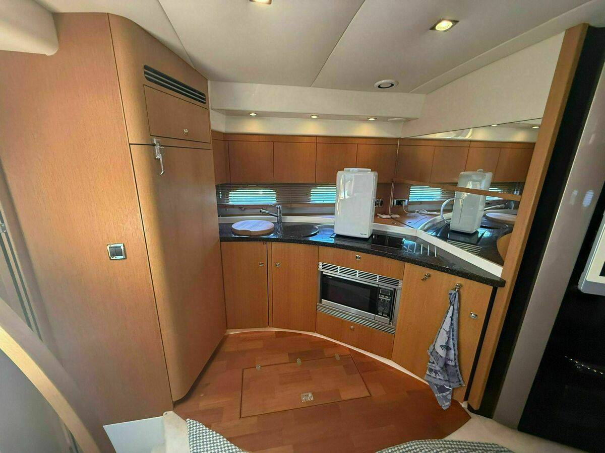 Fairline 47