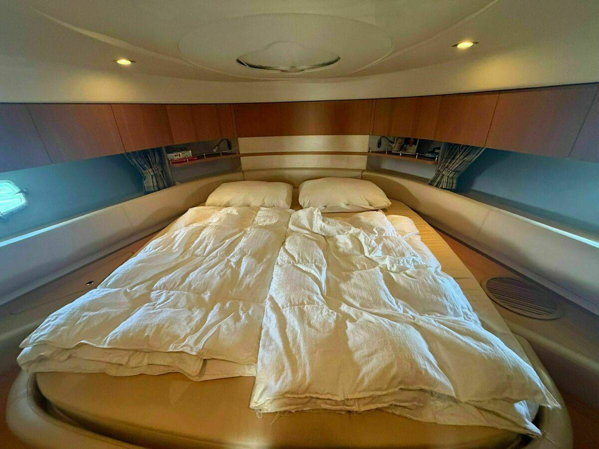 Fairline 47