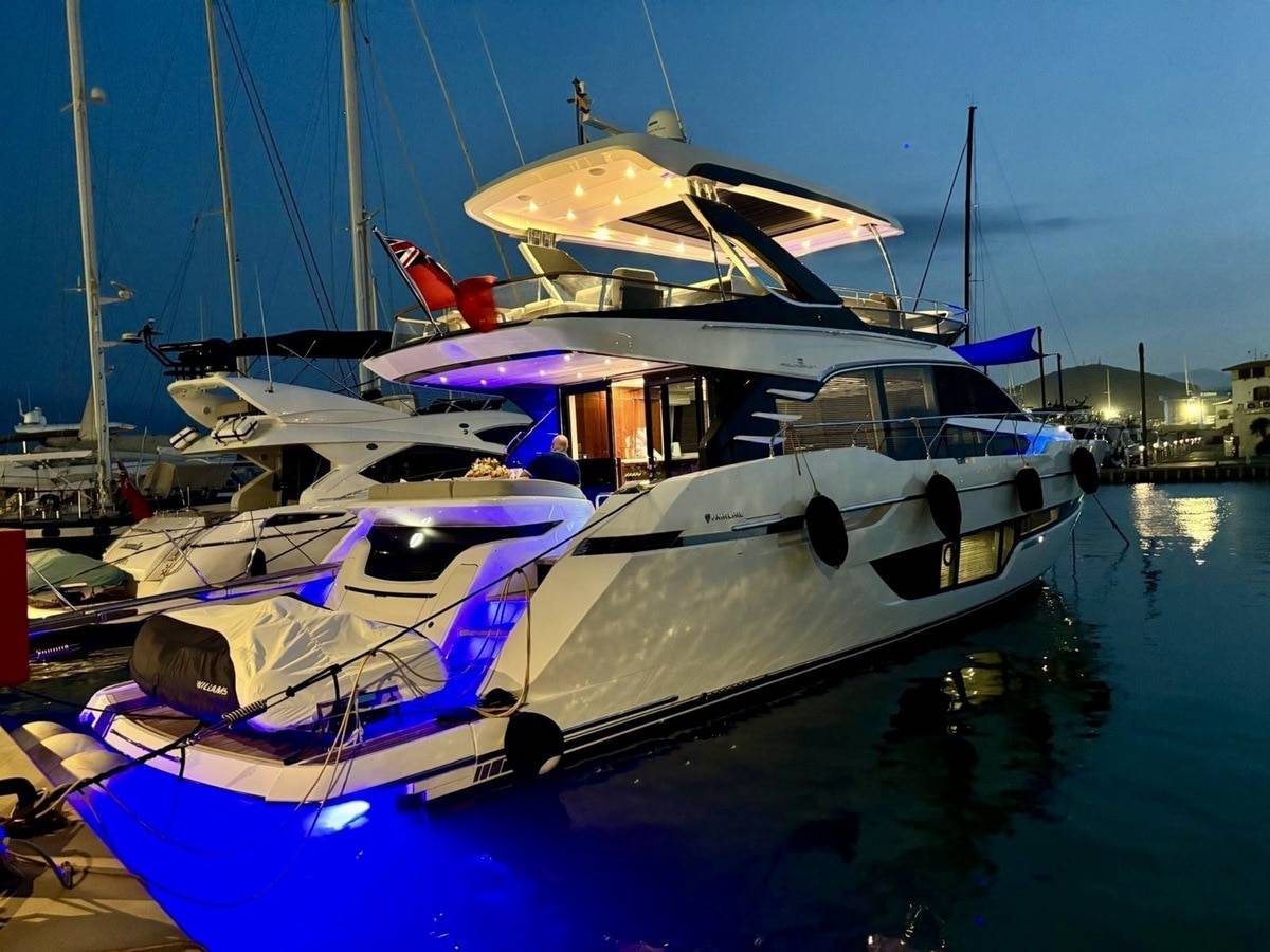 Fairline 68