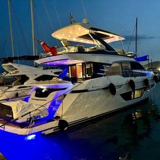 Boat image 5