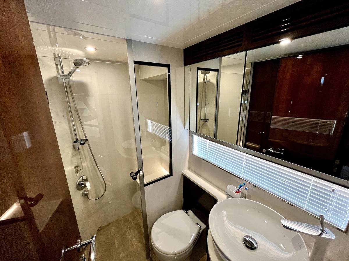 Fairline 68