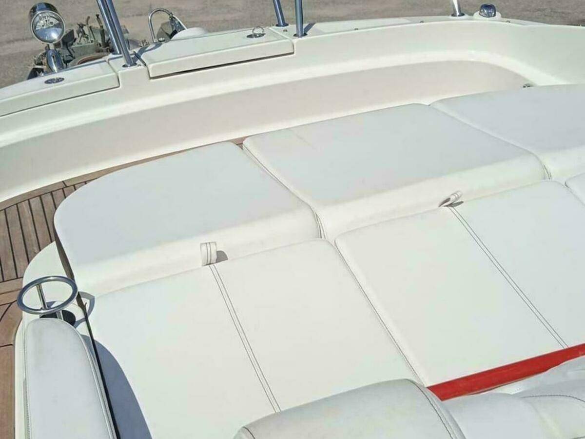 Sea Ray 320