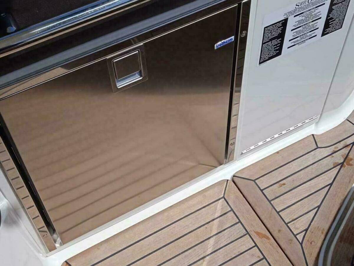 Sea Ray 320