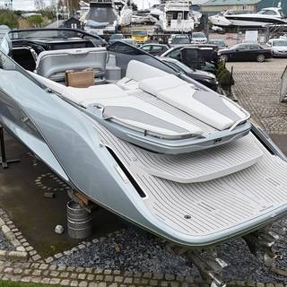Boat image 10