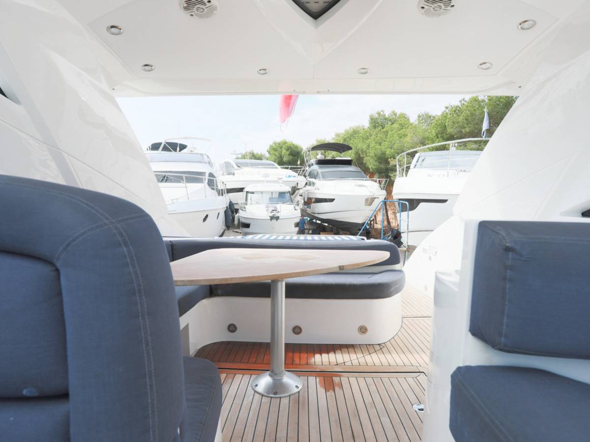 Fairline 47