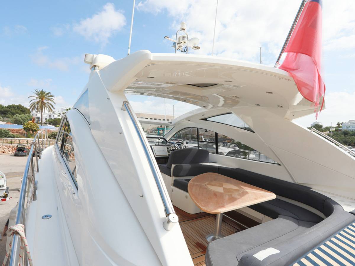Fairline 47