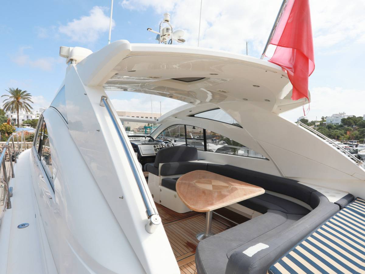 Fairline 47