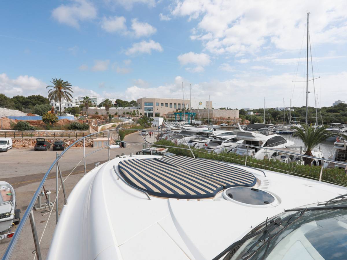 Fairline 47