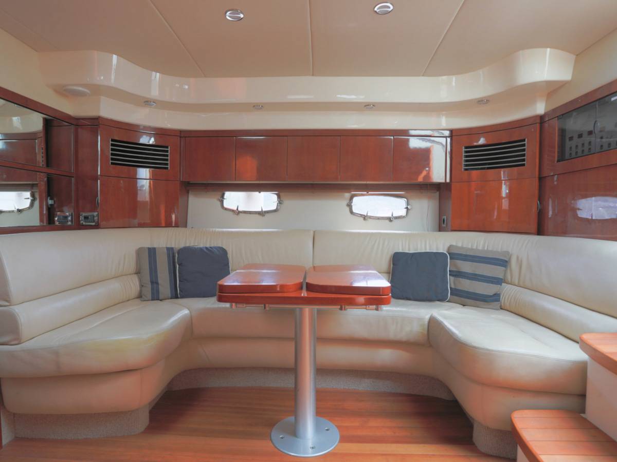 Fairline 47