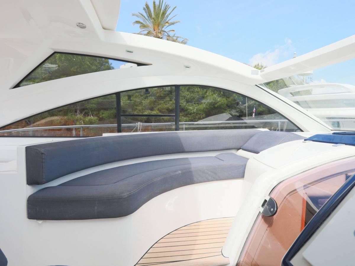 Fairline 47