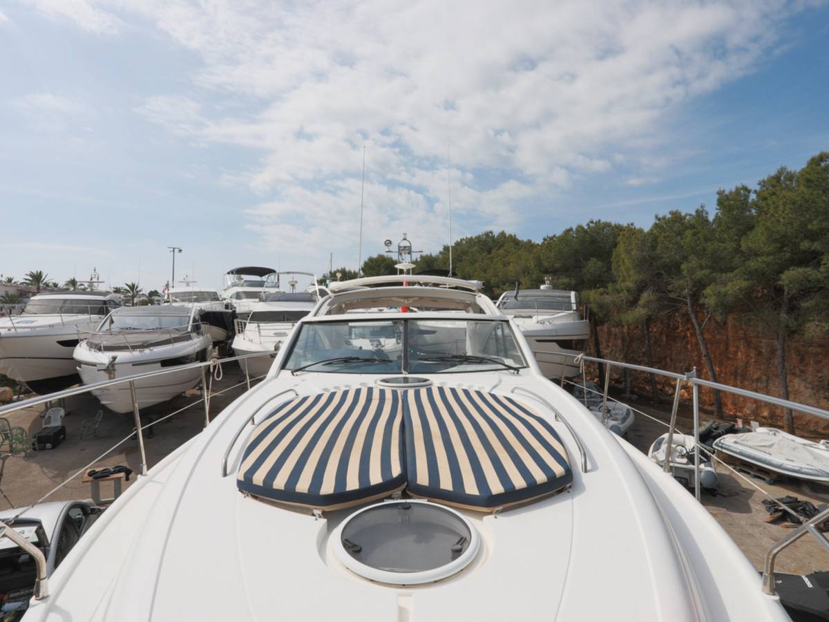 Fairline 47