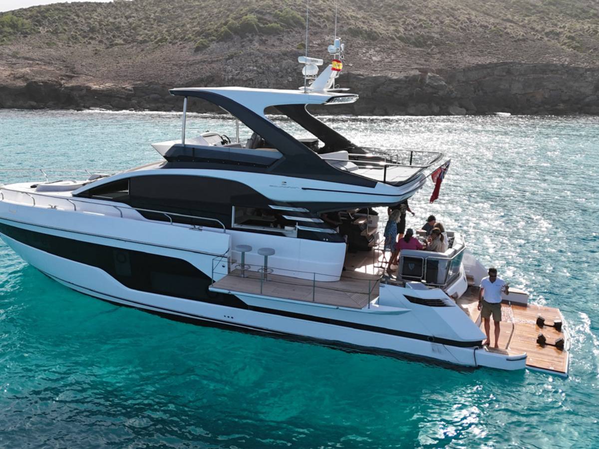 Fairline 58