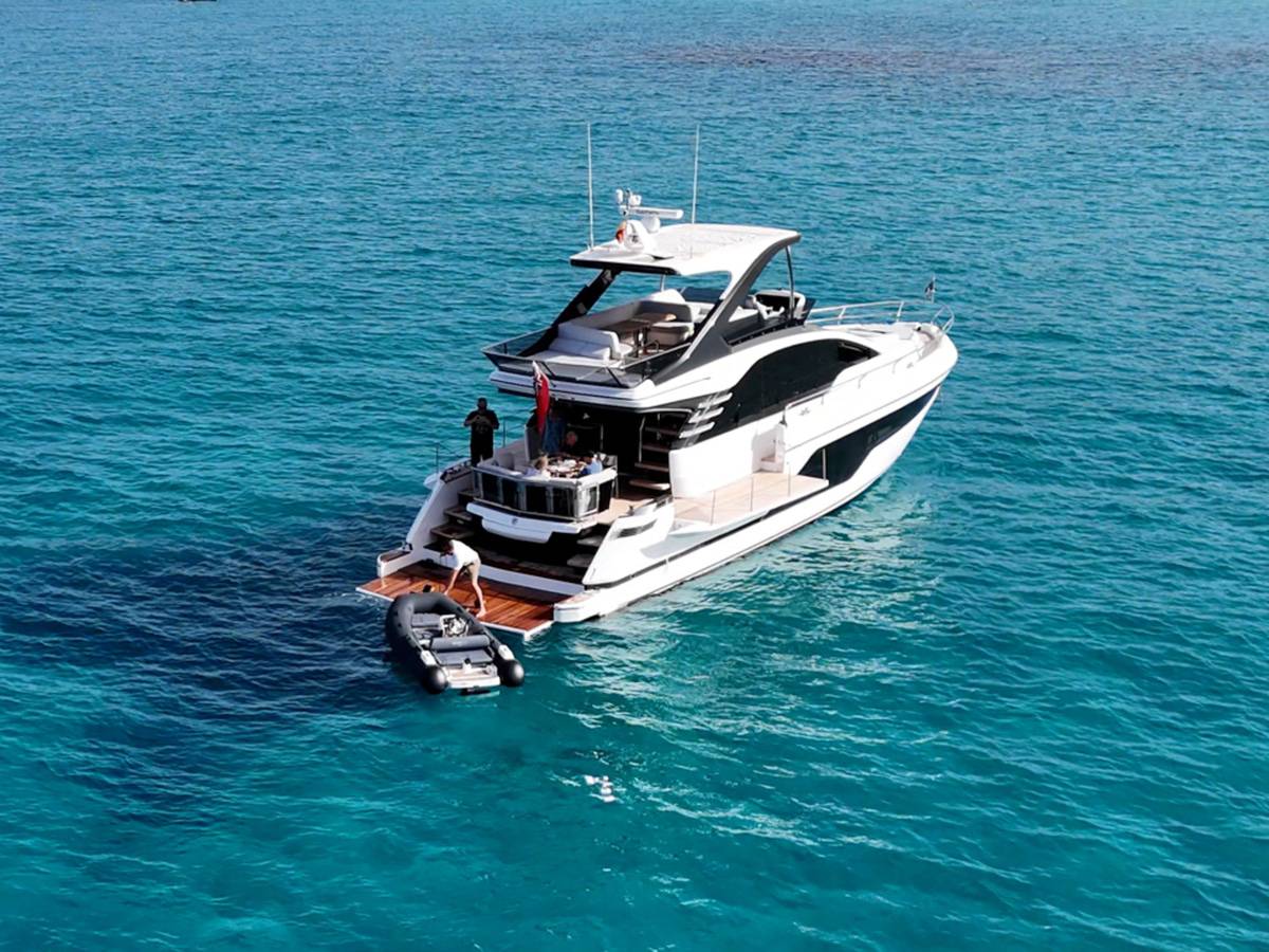 Fairline 58