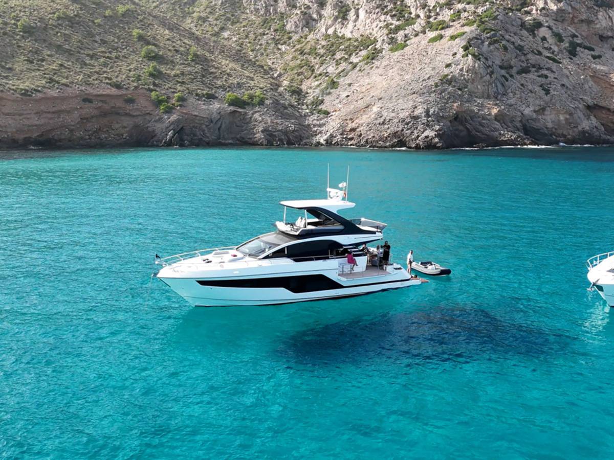 Fairline 58