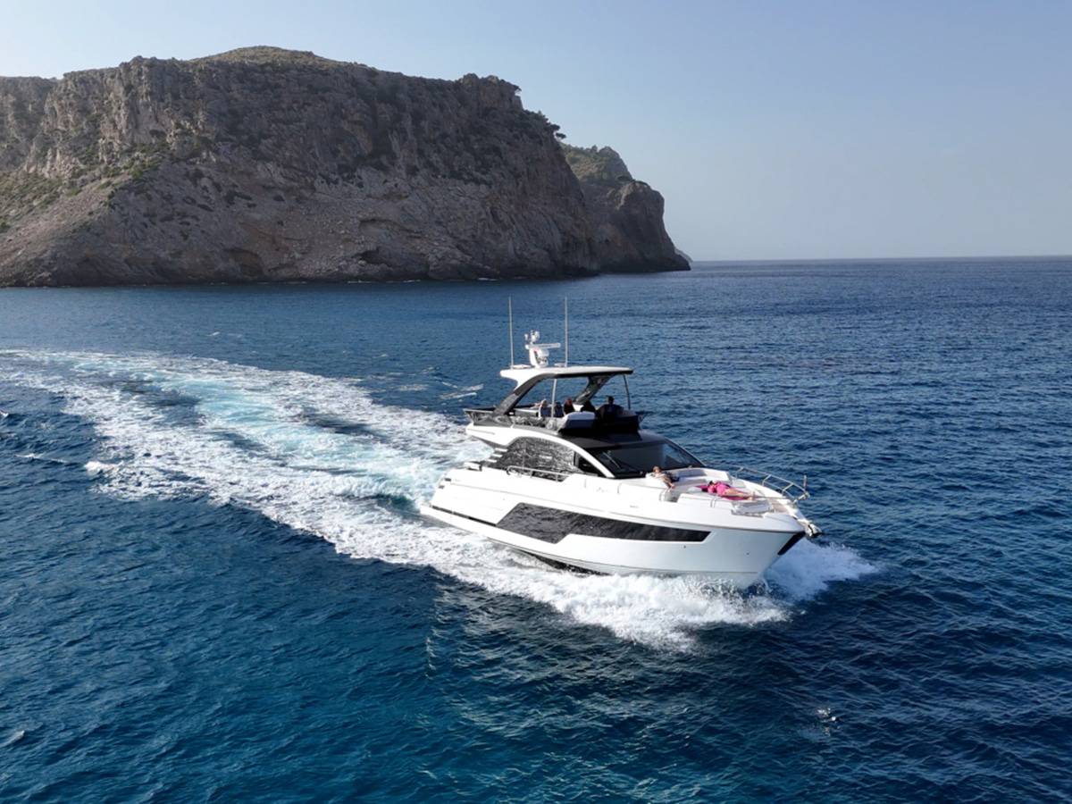 Fairline 58
