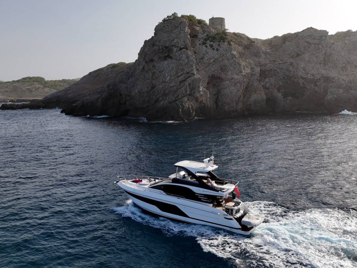 Fairline 58